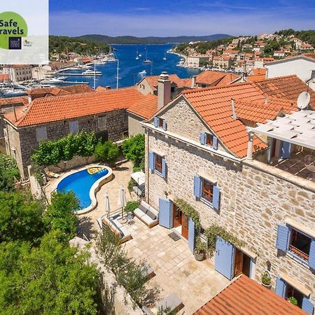 Villa Vicina Heritage Villa For 9,Milna - Close To Restaurants And Shops Exterior foto