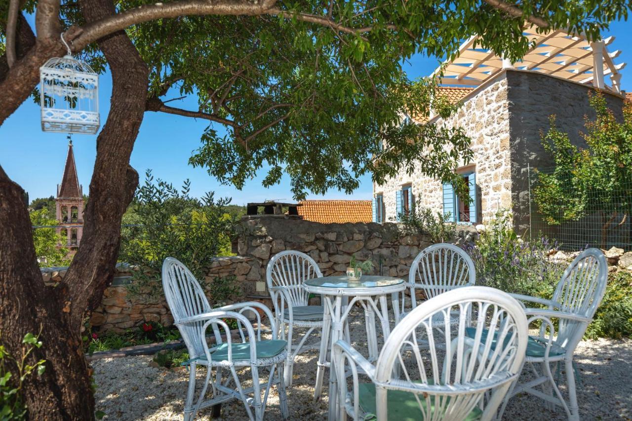 Villa Vicina Heritage Villa For 9,Milna - Close To Restaurants And Shops Exterior foto
