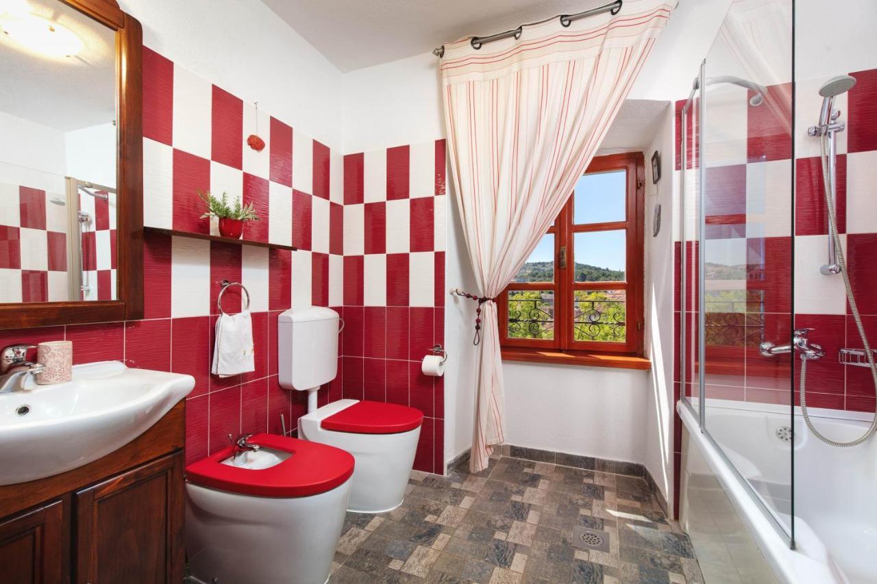 Villa Vicina Heritage Villa For 9,Milna - Close To Restaurants And Shops Exterior foto