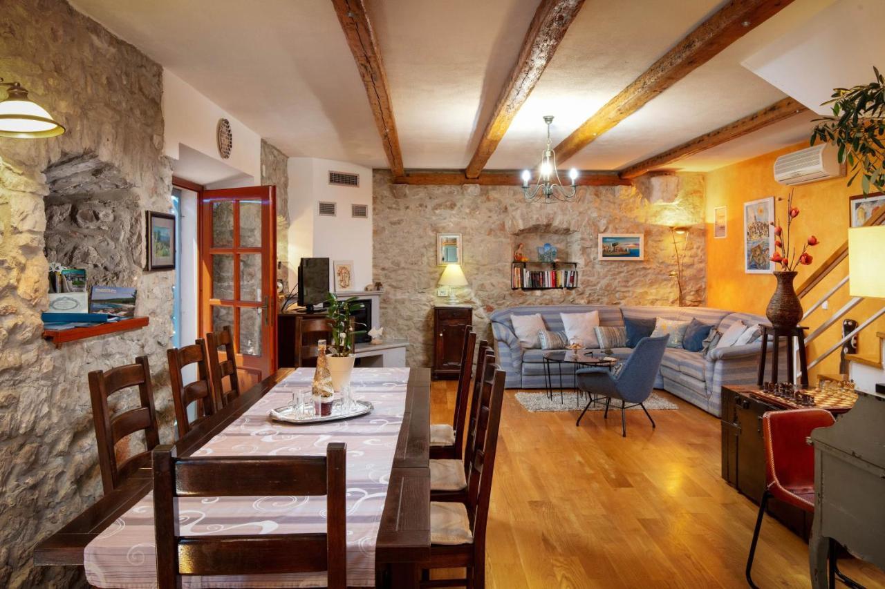 Villa Vicina Heritage Villa For 9,Milna - Close To Restaurants And Shops Exterior foto